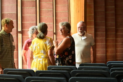 Morty, Mary, Cheryl, Marika, Daniel conversing in the Great Hall